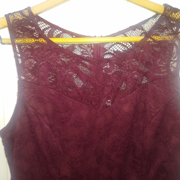 🍭Beautiful ruby red lace party dress - Picture 2 of 6